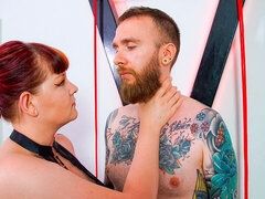 Belle grosse femme bgf, Grosse bite, Gros seins, Sucer une bite, Bondage, En levrette, Mature, Rousse roux