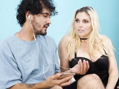 Beauté, Chambre à dormir, Gros cul, Grosse bite, Gros seins, En levrette, Mère que j'aimerais baiser, Jarretelles