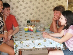 Большая жопа, Брюнетки, Член, Вчетвером, Натуральные, Натуральные сиськи, Молоденькие, Сиськи