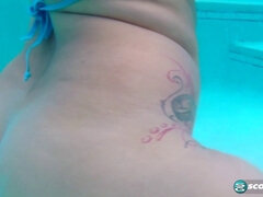 Wohlbeleibte schöne frauen, Bikini, Frau, Masturbation, Natürlichen titten, Im freien, Pool, Eng