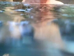 Culo grande, Tetas grandes, Mamada, Piscina, Coño, Tragarse, Adolescente, Bajo el agua