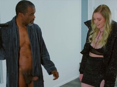 Blonde, Sucer une bite, En levrette, Hd, Interracial, Embrassement, Rasée, Nénés