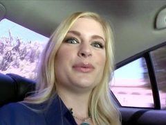 Tussi, Grosser schwanz, Grosse titten, Blondine, Blasen, Spermaladung, Hardcore, Natürlichen titten