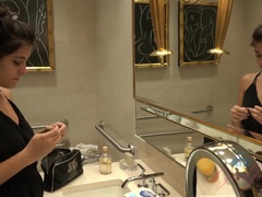 Amateur, Cuarto de baño, Bikini, Morena, Novia, Perforación, Pov, Adolescente