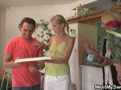 バイセクシャル, チェコ, 熟年, 淫乱熟女, 母, アウトドア, 息子, ティーン