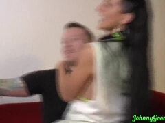 Grosse bite, Gros seins, Bikini, Sucer une bite, Brunette brune, Plantureuse, Couple, Mère que j'aimerais baiser