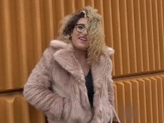 Culo, Mamada, Al aire libre, Perforación, Pov, Público, Español, Tatuaje