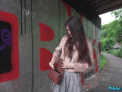 Chica, Morena, Checa, Tetas naturales, Al aire libre, Pov, Público, Mojado