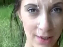 Blasen, Viele männer bespritzen eine frau, Aufs gesicht abspritzen, Öffentlich, Rau, Jungendliche (18+), Flotter dreier, Vintage