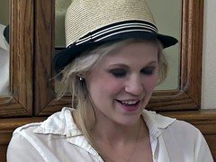 Blonde, Pieds, Lesbienne, Piercing, Chatte, Rasée, Tatouage, Nénés