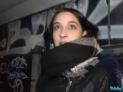 Amateur, Mamada, Coche, Checa, Estilo perrito, Pajear, Público, Coño