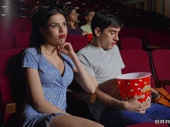 Gros cul, Grosse bite, Gros seins, Sucer une bite, Cinéma, Tir de sperme, En levrette, Mère que j'aimerais baiser