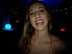 Amateur, Sucer une bite, Mignonne, En levrette, Seins naturels, Culottes ou slips, Pov, Maigrichonne