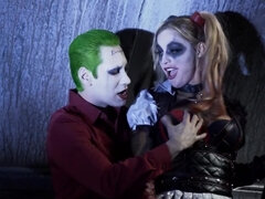 Slutty bitch Harley Quinn with pigtails has threesome in sewerage