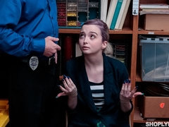 Cul, Sucer une bite, Attrapée, Branlette thaïlandaise, Police, Adolescente, Nénés, Uniforme