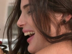 Amateur, Cul, Sucer une bite, Brunette brune, Tir de sperme, Interracial, Chevaucher, Maigrichonne