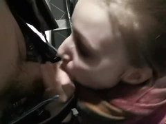 Youthfull 18yo Woman Does Muddy Suck Off In The Mall Wc