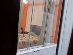 Amateur, Tromperie, Fille latino, Orgasme, Petite femme, Espionne, Nénés, Voyeur
