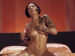 Asiatique, Brunette brune, En levrette, Faciale, Hd, Chevaucher, Cheveux courts, Tatouage