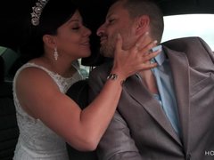 Sucer une bite, Petit ami, Mariée, Brunette brune, Tromperie, Mère que j'aimerais baiser, Gicler, Mariage