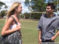 Blonde, Pom pom girl, Éjaculation interne