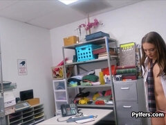 Grosse titten, Blasen, Kehlenfick, Hardcore, Büro, Realität, Ablutschen, Uniform