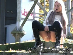 18 jahre, Arsch, Stiefel, Braunhaarige, Jeans, Im freien, Öffentlich, Jungendliche (18+)