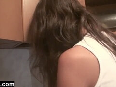 Amateur, Brunette brune, Petite amie, Fait maison, Cuisine, Lesbienne, Petite femme, Adolescente