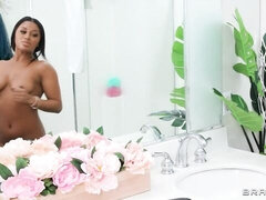 Cuarto de baño, Negro, Mamada, Ébano, Interracial, Tetas naturales, Pene, Adolescente