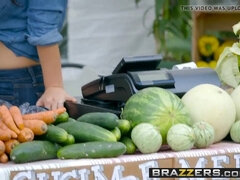 Grosse bite, Gros seins, Sucer une bite, Homme nu et filles habillées, Éjaculer dans la bouche, Hd, Épouse