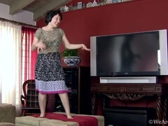 Gros seins, Brunette brune, Femelle, Poilue, Hd, Mère que j'aimerais baiser, Solo