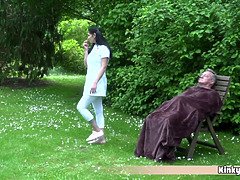 Cul, Sucer une bite, Seins naturels, Infirmière, De plein air, Rasée, Pute, Suçant