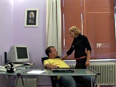 In den arsch, Blondine
