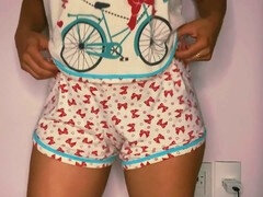 18 jahre, Britisch, Selbstgemacht, Orgasmus, Öffentlich, Muschi, Strümpfe, Taboo