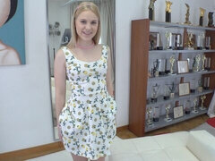 Amateur, Blonde, Sucer une bite, En levrette, Hard, Petite femme, Adolescente, Nénés