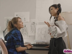 Grote mammen, Blond, Universiteit, Brillen, Harig, Zoenen, Klein, Spuiten