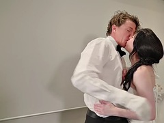 Braut, Braunhaarige, Betrug, Lingerie, Piercing, Tätowierung, Jungendliche (18+), Hochzeit