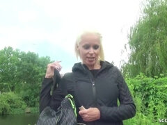 Leie, Blondine, Kehlenfick, Aufs gesicht abspritzen, Deutsch, Reif, Milf, Öffentlich