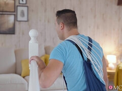 Chica, Cuarto de baño, Garganta profunda, Masturbación, Mamá, Nalgadas, Trio, Mojado