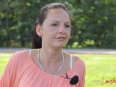 Gros cul, Gros seins, Brunette brune, Embrassement, Lesbienne, Mature, Mère que j'aimerais baiser, Adolescente