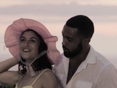 Красотки, Большой член, Брюнетки, Семяизвержение, Секс без цензуры, Хд, Межрасовый секс, Лизание