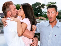 Culo grande, Verga grande, Tetas grandes, Mamada, Estilo perrito, Flaco, Adolescente, Trio