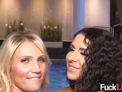 Rubia, Morena, Hd, Lesbiana, Piscina, Adolescente, Tetas