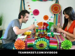 Kehlenfick, Fingern, Hardcore, Latina, Masturbation, Mexikanisch, Natürlichen titten, Jungendliche (18+)