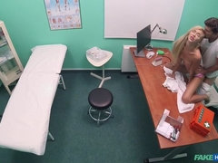 Tir de sperme, Médecin, En levrette, Faciale, Infirmière, Chatte, Russe, Uniforme