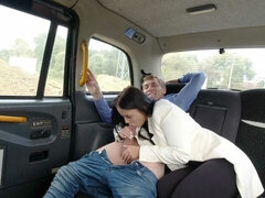 Grosser arsch, Grosser schwanz, Grosse titten, Blasen, Auto, Hundestellung, Dürr, Jungendliche (18+)