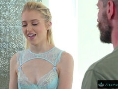 Bad, Grosser schwanz, Blasen, Nahaufnahme, Erstes mal, Handjob, Massage, Titten