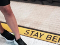 Любители, Блондинки, Латиноамериканки, Лесбиянка, Лизание, На природе, Пирсинг, Тату