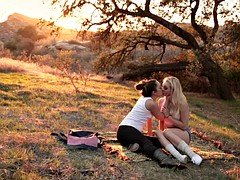 Blondine, Braunhaarige, Lesbisch, Im freien, Titten