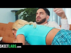 Achter de coulissen, Blond, Pijpbeurt, Sperma shot, Diep in de keel, Lul, Likken, Kut duiken